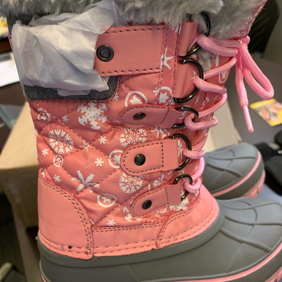 New in box pink snow boots little kids size 10 with faux fur lining - Picture 7 of 16